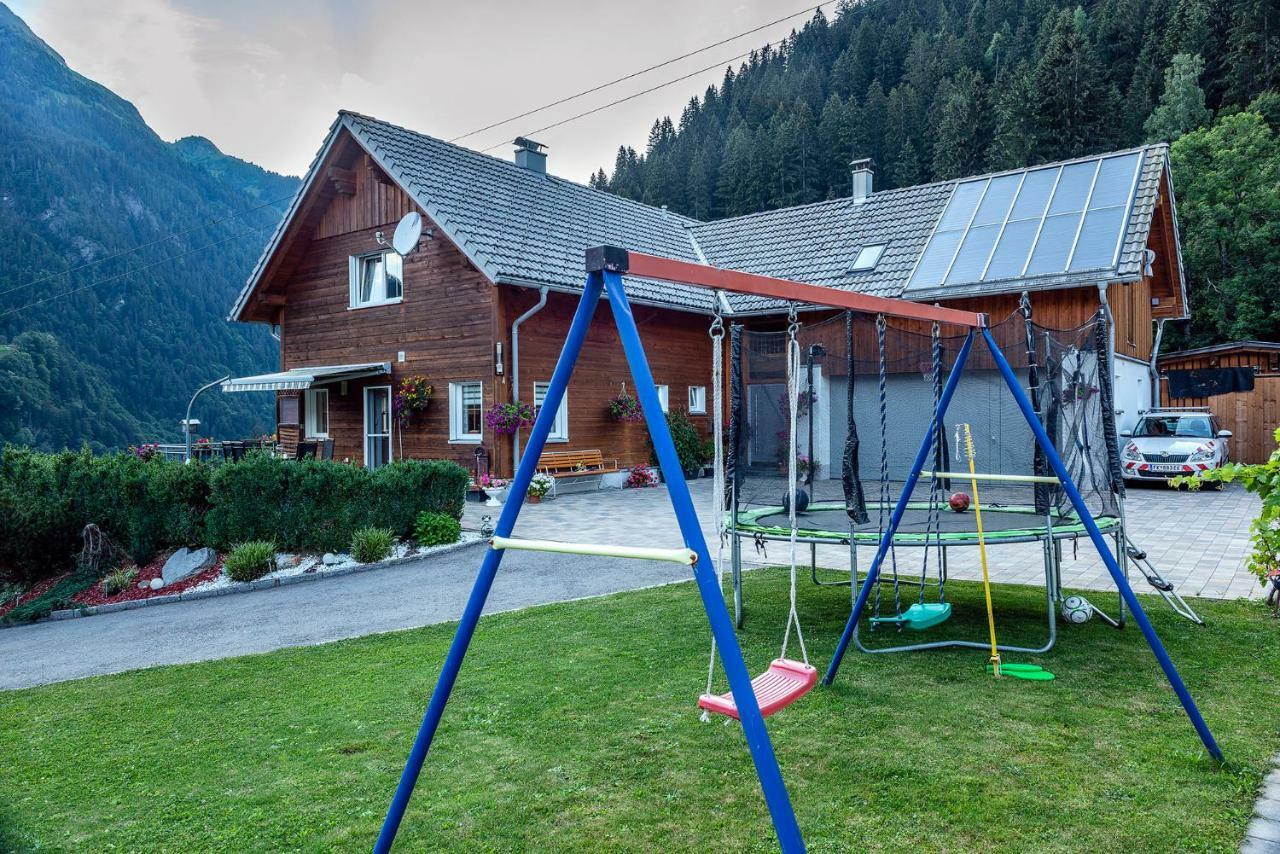 Appartement Haus Ambiatscha à Sankt Gallenkirch Extérieur photo